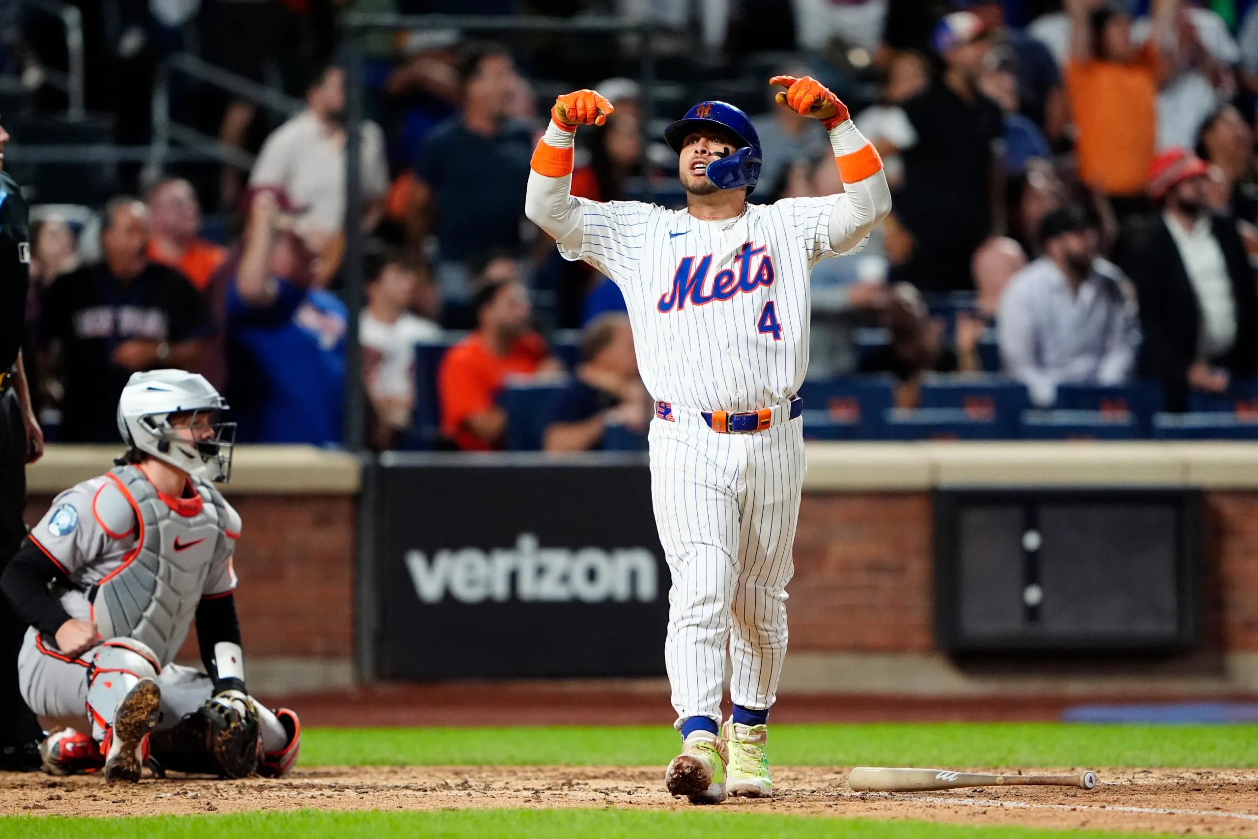 Francisco Alvarez launches a home run