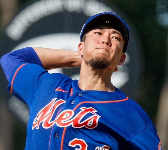 Kodai Senga pitching