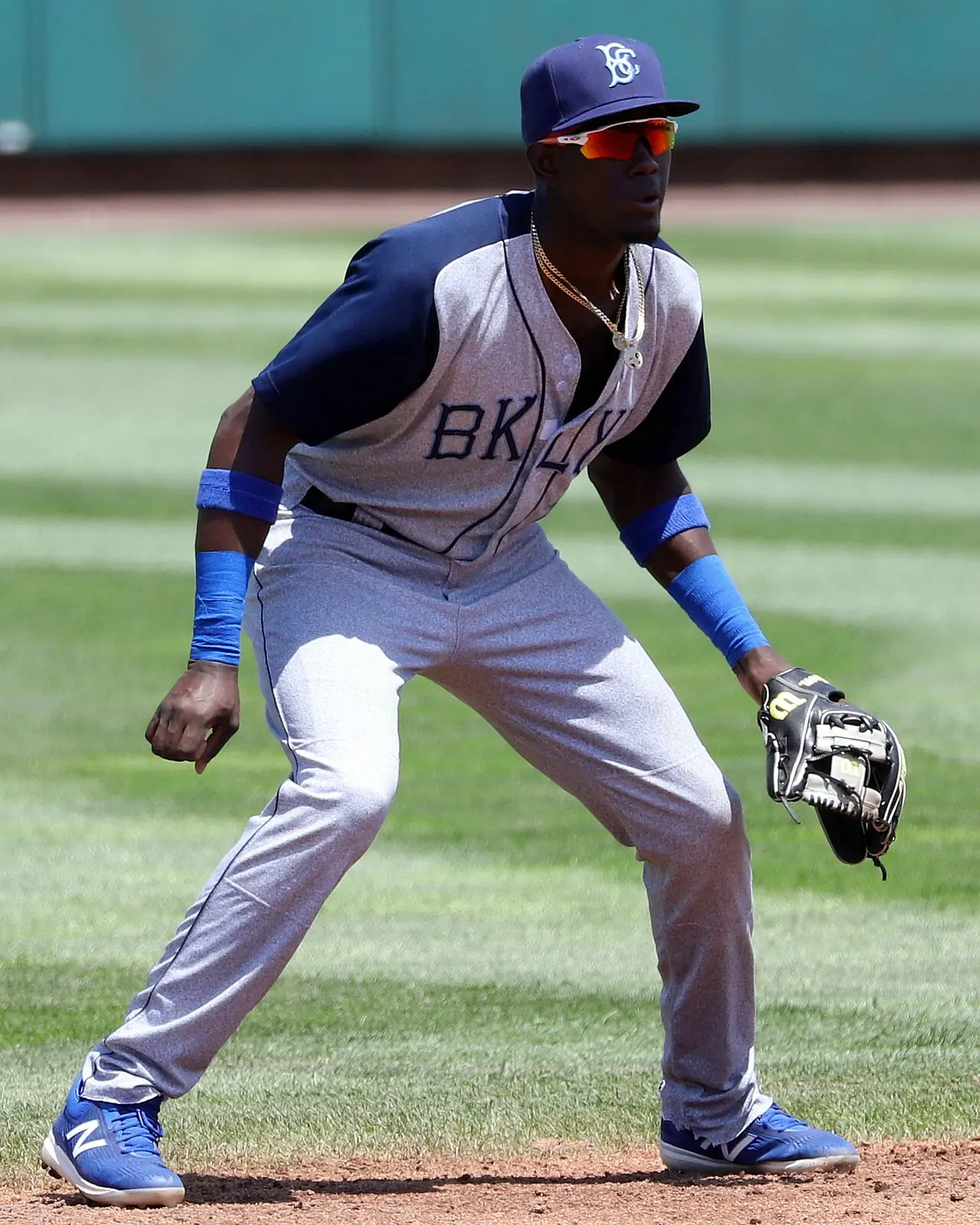 Ronny Mauricio fielding